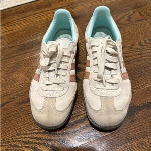 Adidas Women's Cream and brown/pink stripe